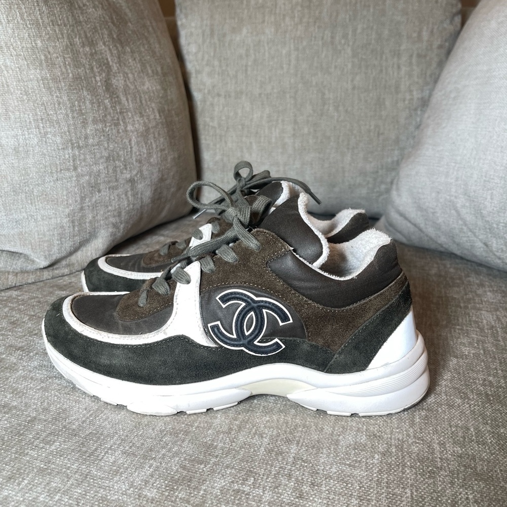 CHANEL Brown Sneakers - Picture 4 of 8
